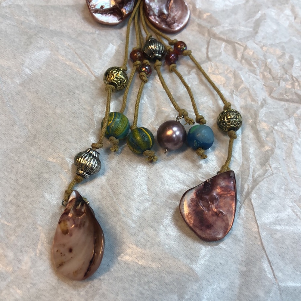 Shell Flower Necklace - Picture 10 of 16